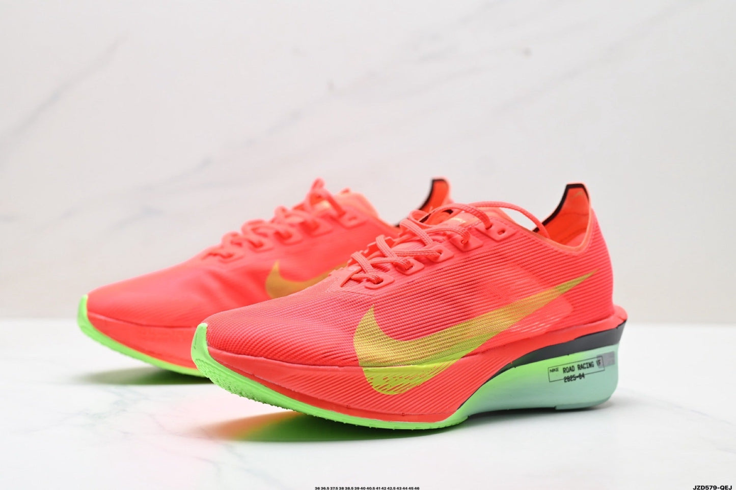 NIKE Laufschuh – Neu eingetroffen