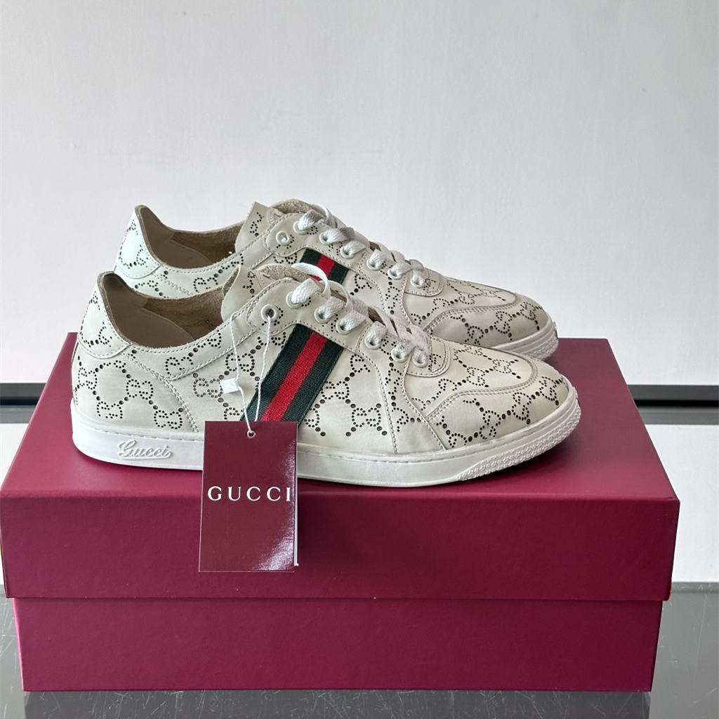 Gucci Shoes #70