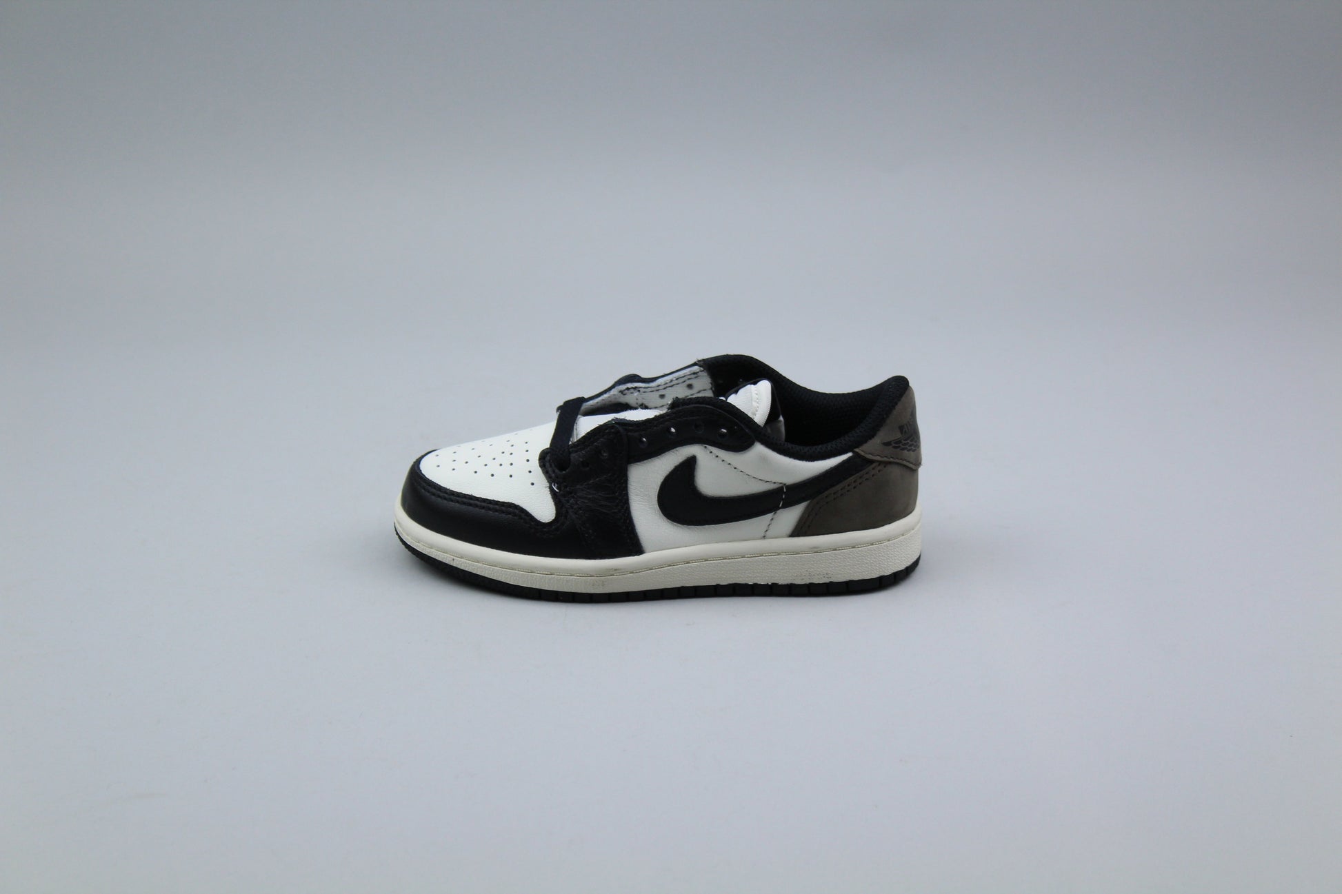 Air Jordan 1 Retro Low OG 'Mocha' (PS) - Mocha - image 3