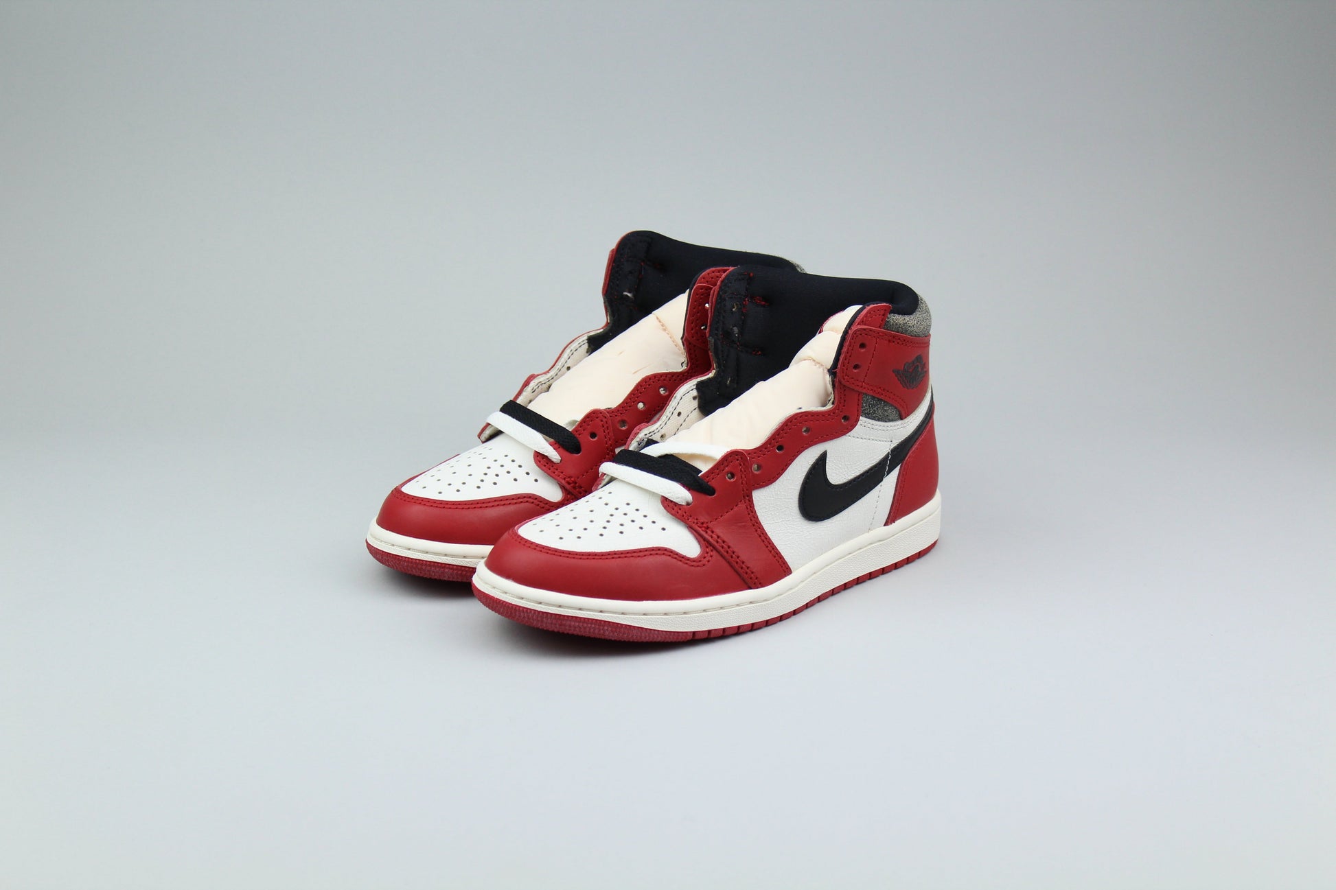 Jordan 1 Retro High OG 'Chicago Lost & Found' - Chicago Lost & Found - image 6