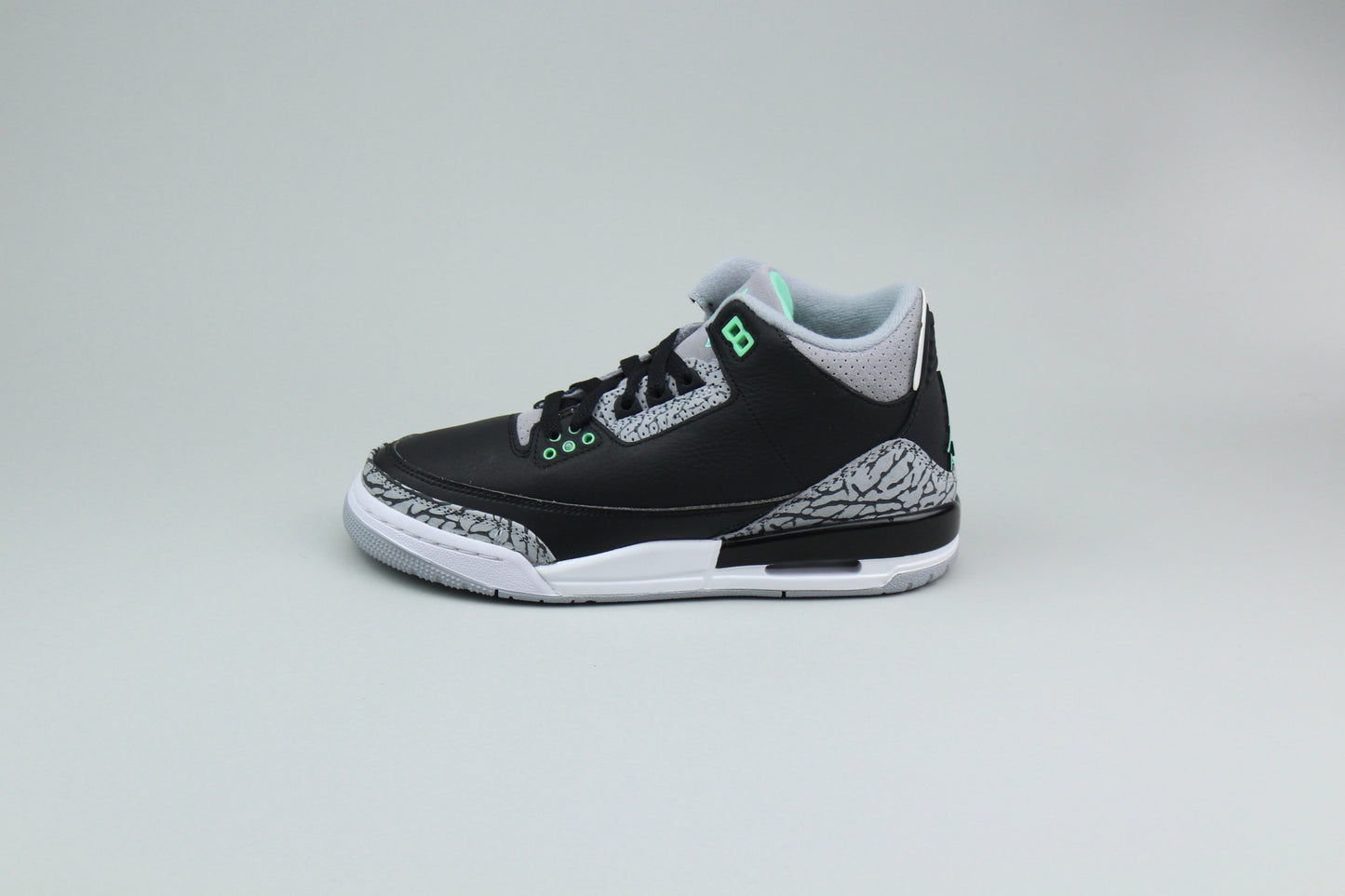 Air Jordan 3 Retro 'Green Glow' (GS) - Green Glow - image 3