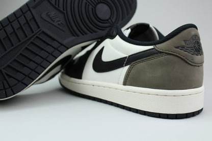 Air Jordan 1 Low OG 'Mocha' - Mocha - image 2