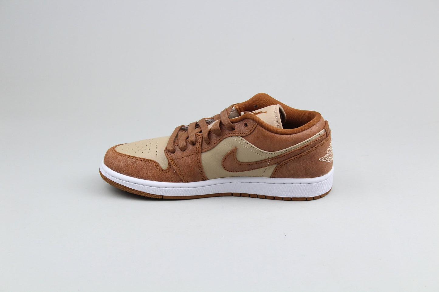 Jordan 1 Low 'Legend Coffee' - Legend Coffee - image 4