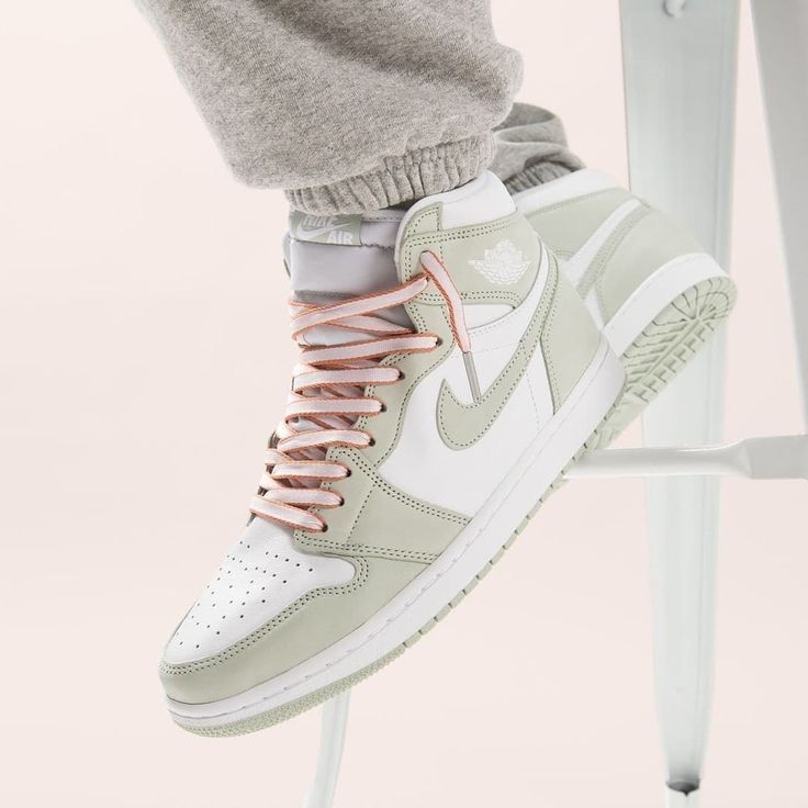 Jordan 1 Retro High OG 'Seafoam' (W) - Seafoam - image 9