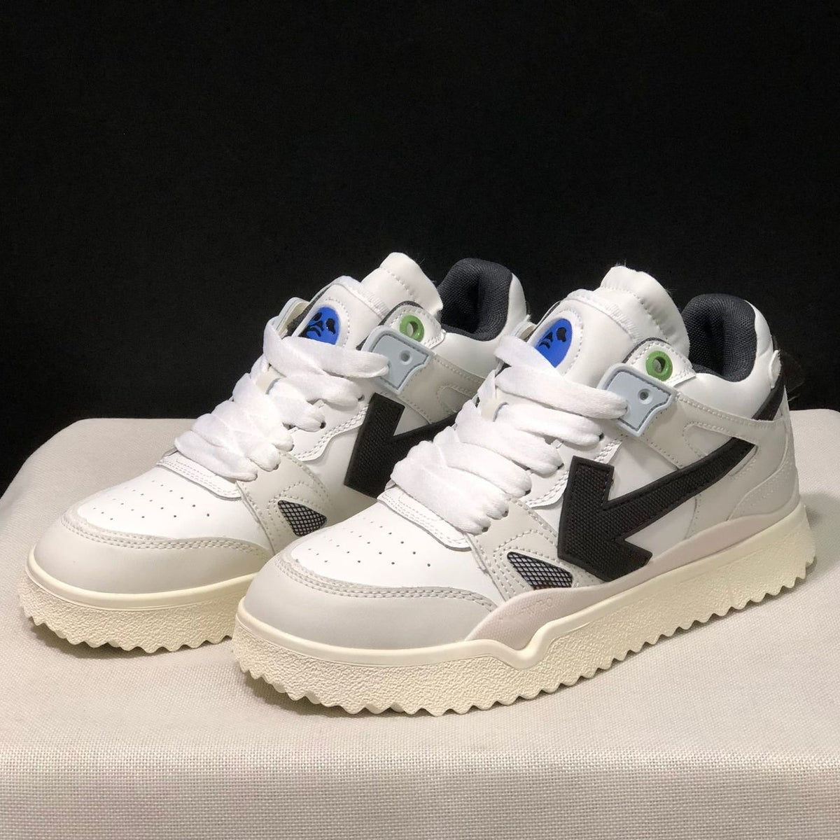 OFF-Whlte Arrow Logo Leather Sneakers #40