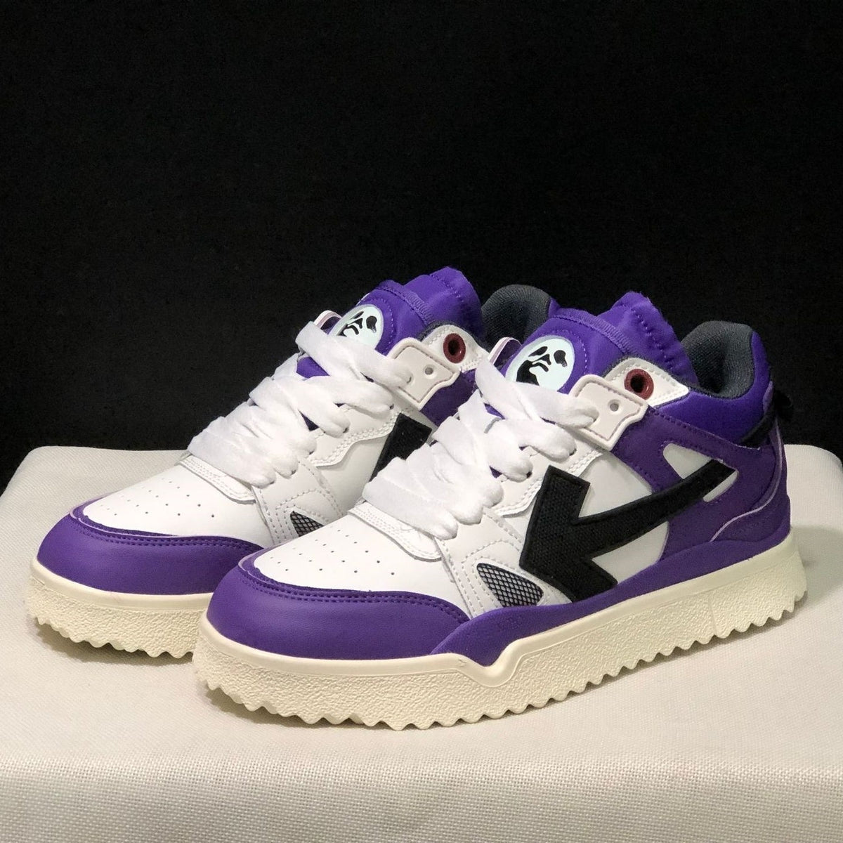 OFF-Whlte Arrow Logo Leather Sneakers #40
