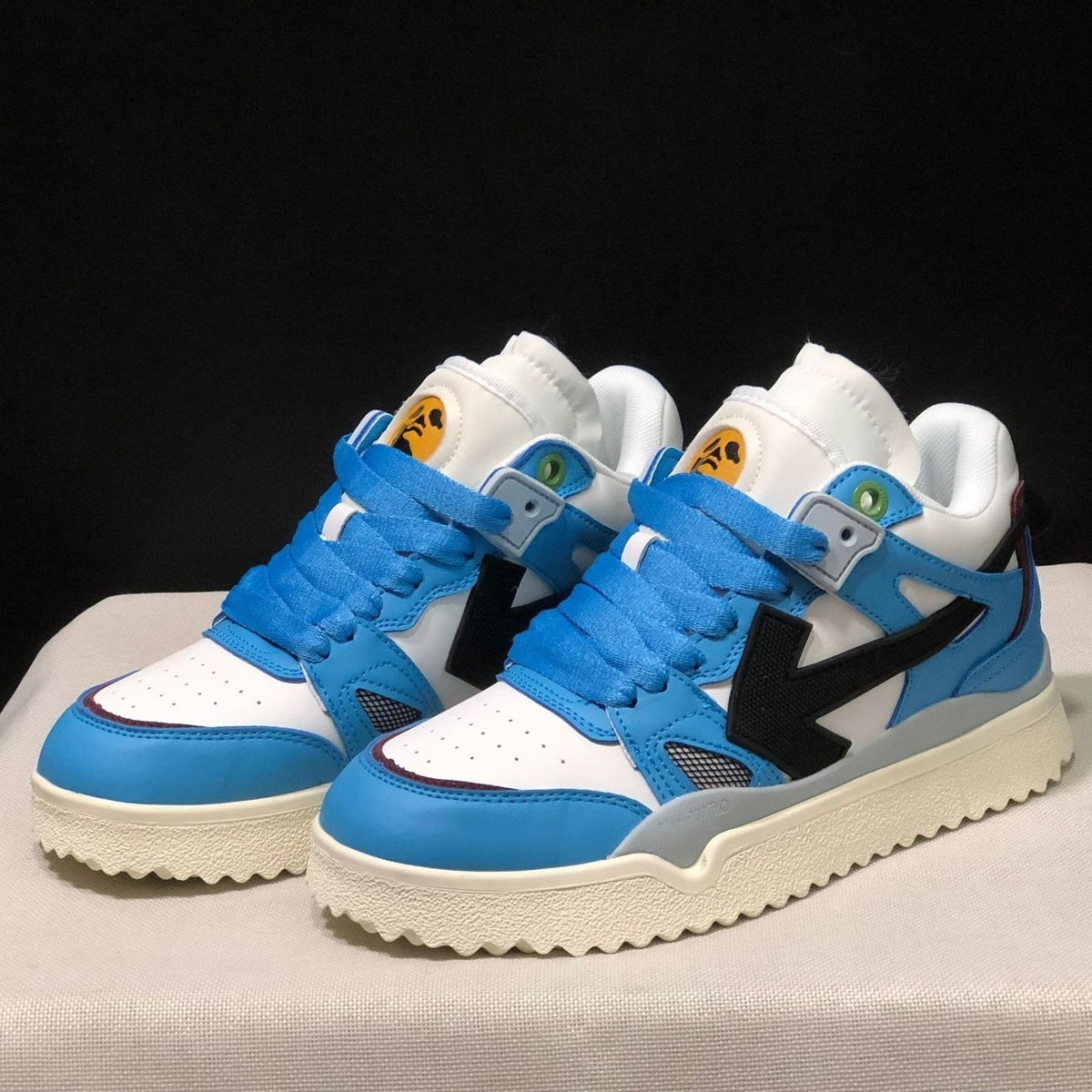 OFF-Whlte Arrow Logo Leather Sneakers #40