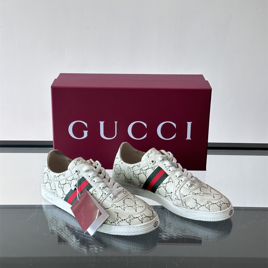 Gucci Shoes #70